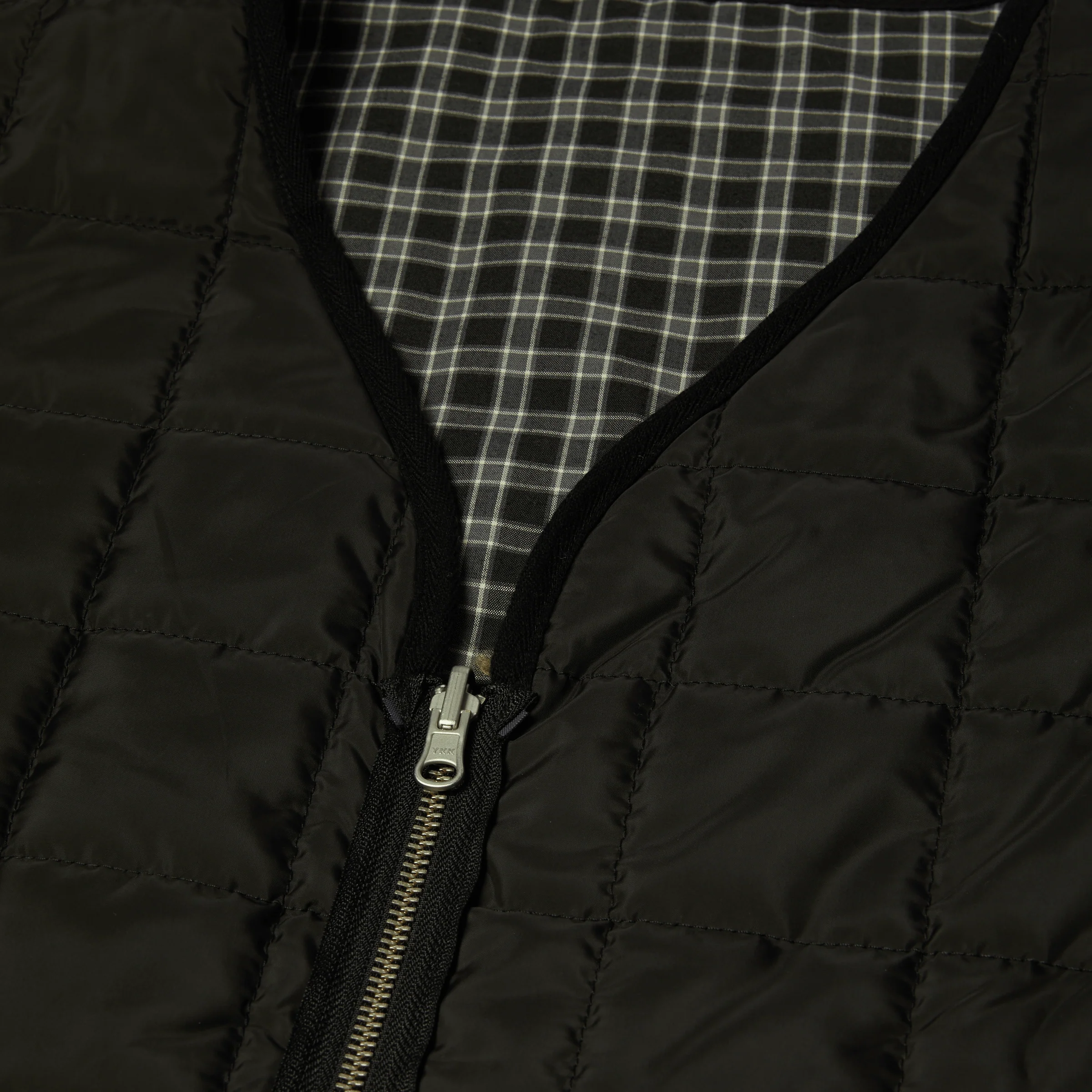 Poynter Reversible Vest - Image 6